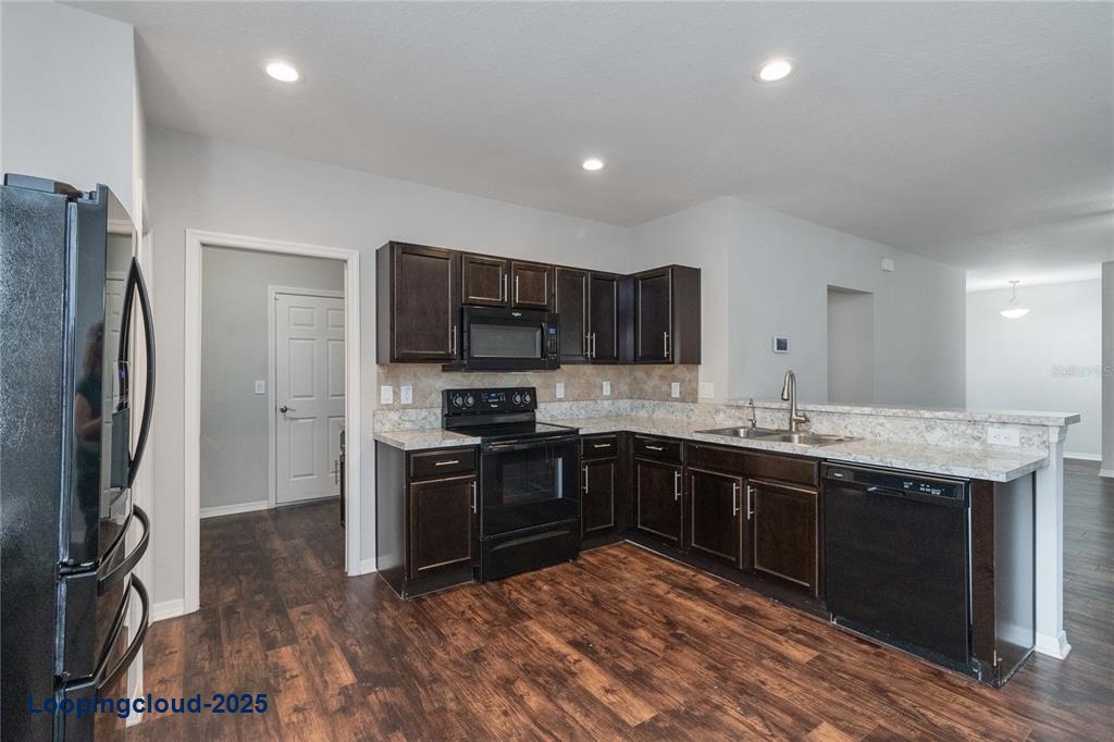 Single Family Residence 3 Bedrooms 1542SqFt at HAINES CITY - MLS O6329773