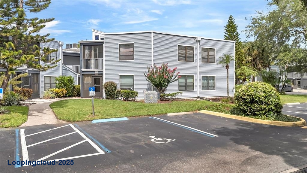 Condominium 2 Bedrooms 820SqFt at ORLANDO - MLS S5130055