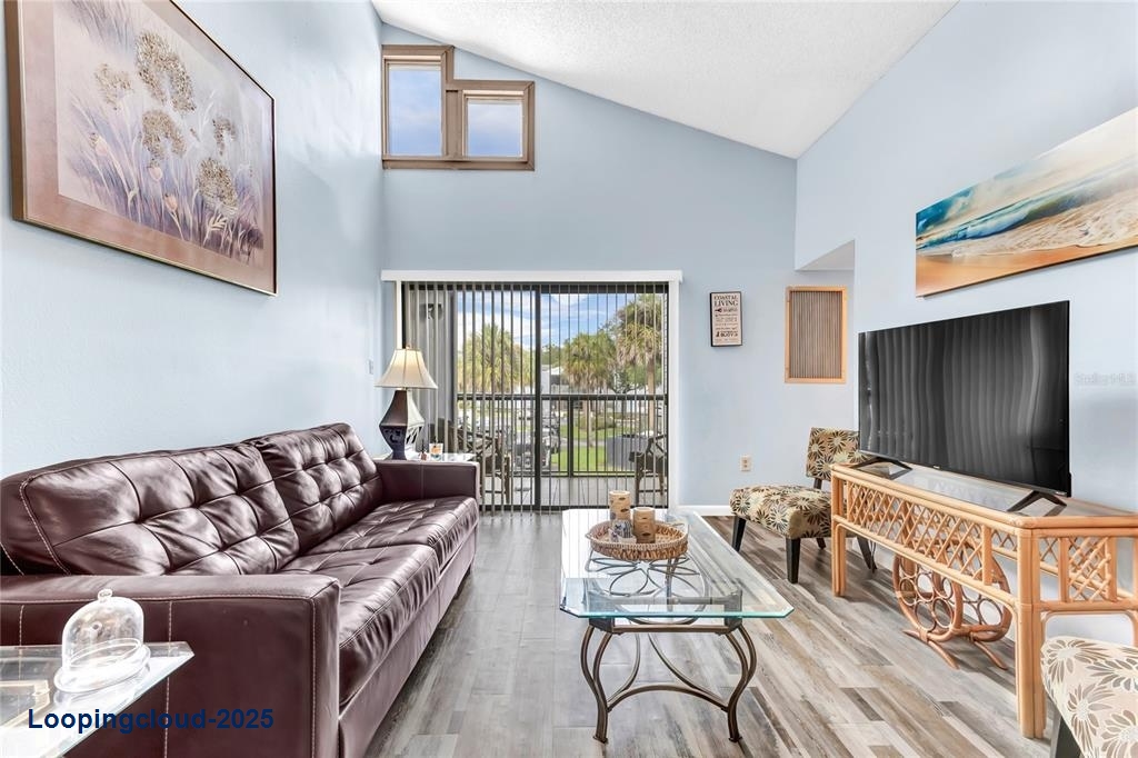 Condominium 2 Bedrooms 820SqFt at ORLANDO - MLS S5130055