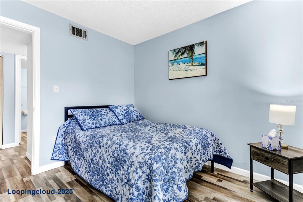 Condominium 2 Bedrooms 820SqFt at ORLANDO - MLS S5130055