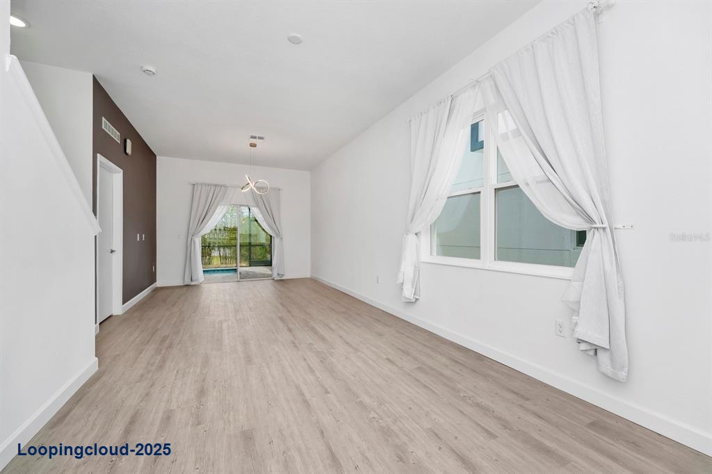 Townhouse 5 Bedrooms 2020SqFt at DAVENPORT - MLS O6320901