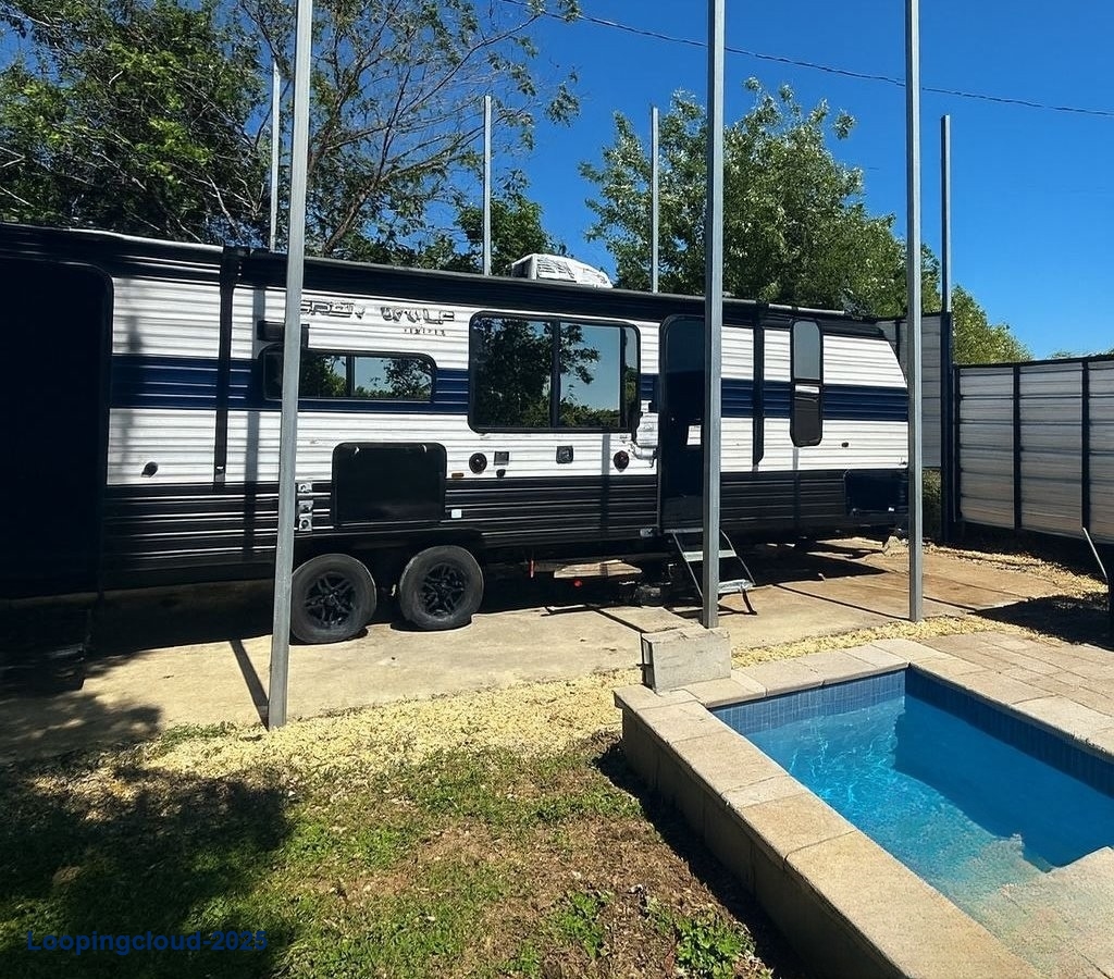 59639, 680 m² Lot with Brand New 2024 Forest River Cherokee Grey Wolf Camper
