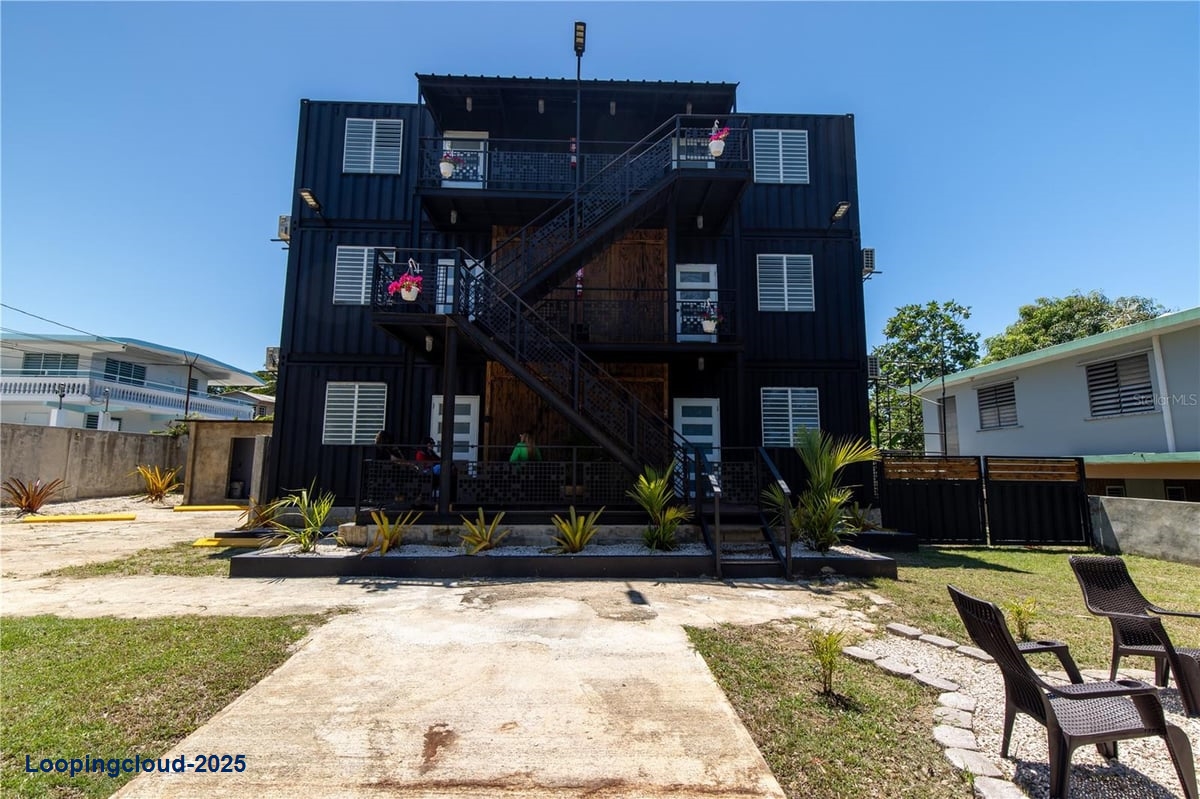 CONDO. ENTRE OLAS CARR. #686, BO. PUERTO NUEVO, VEGA BAJA, PR 00694