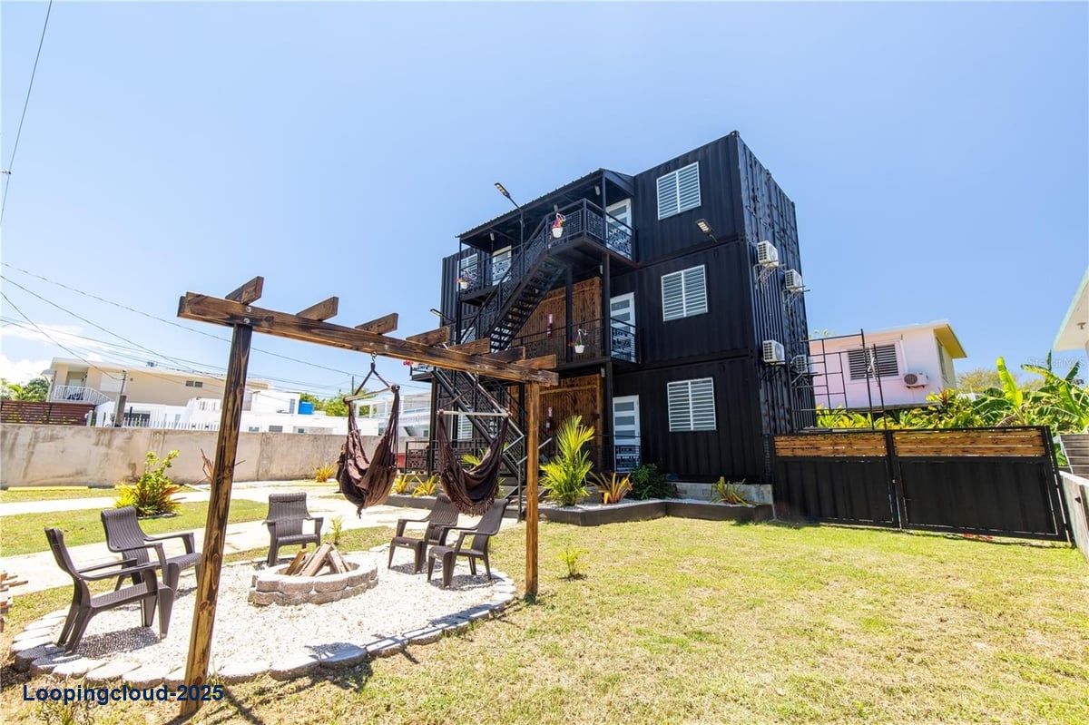 CONDO. ENTRE OLAS CARR. #686, BO. PUERTO NUEVO, VEGA BAJA, PR 00694