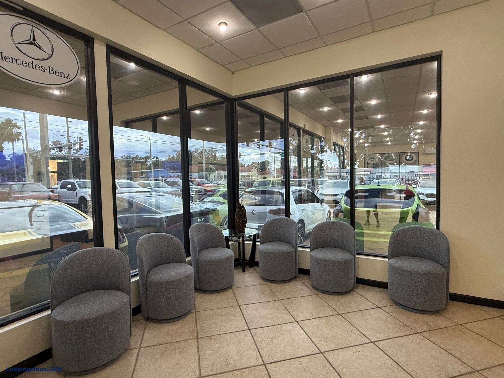 High Visibility Turn-key Auto Dealership on N Florida Ave.