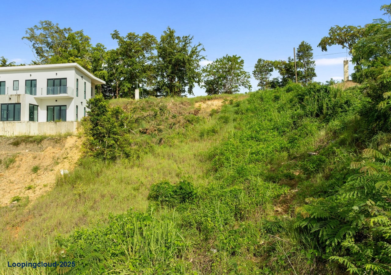 61972, Exclusive lot, ocean views, prime location