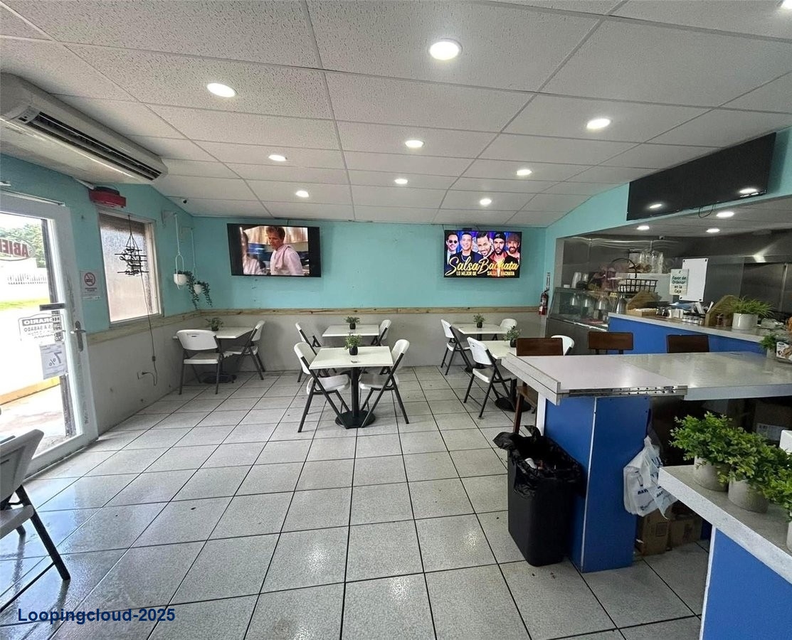 CARR 686 KM 10.6, VEGA BAJA, PR 00693