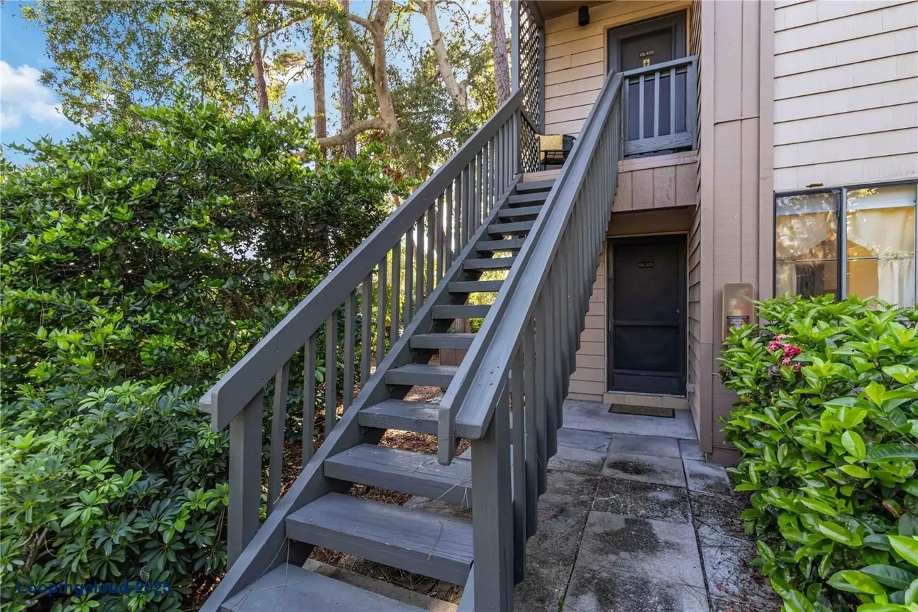 1720 GLENHOUSE DR #325 Sarasota