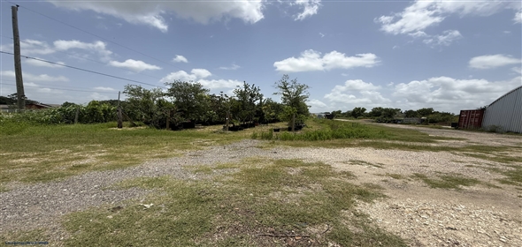 29948 Hwy 6 Alvin Texas, 77511 | +/-4.22 Acre Commercial Lot