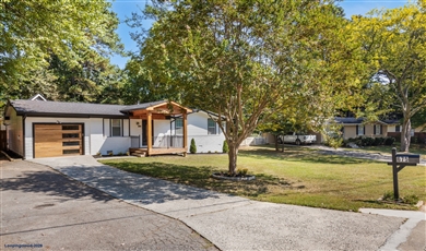 675 Inglewood Drive SE Smyrna Georgia, 30080 | Stunning Mid-Century Modern Ranch Farmhouse
