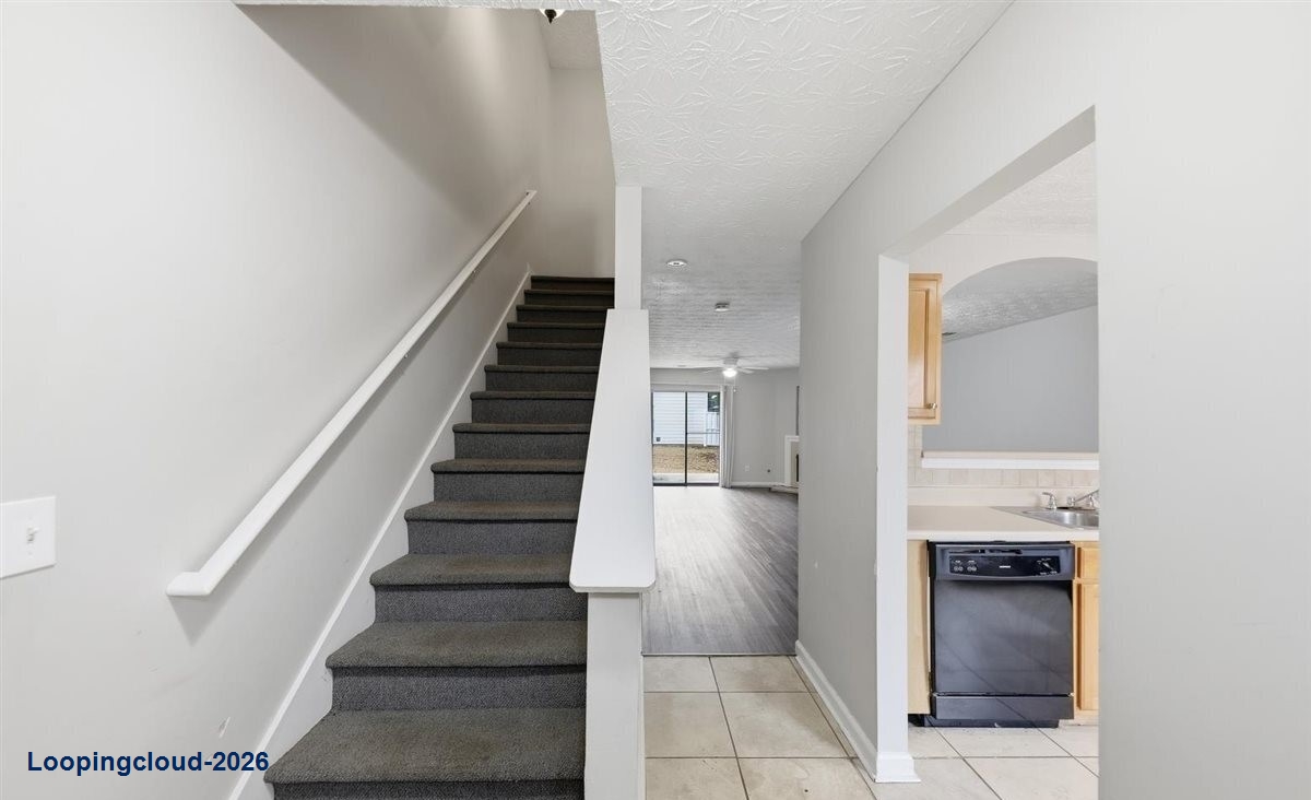 Well-Maintained 2-bed, 2.5-bath Townhome