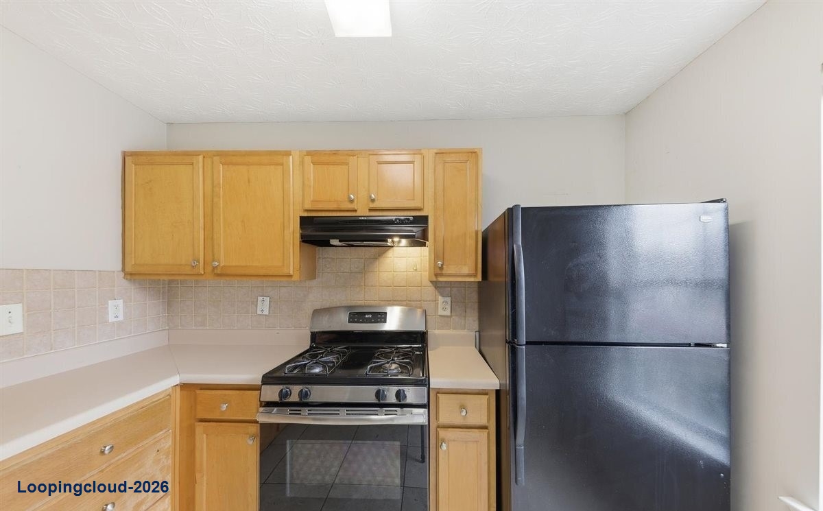 Well-Maintained 2-bed, 2.5-bath Townhome