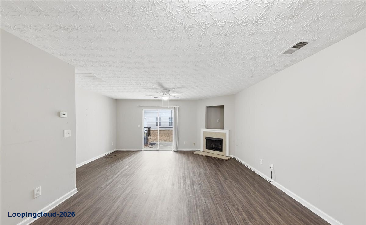 Well-Maintained 2-bed, 2.5-bath Townhome