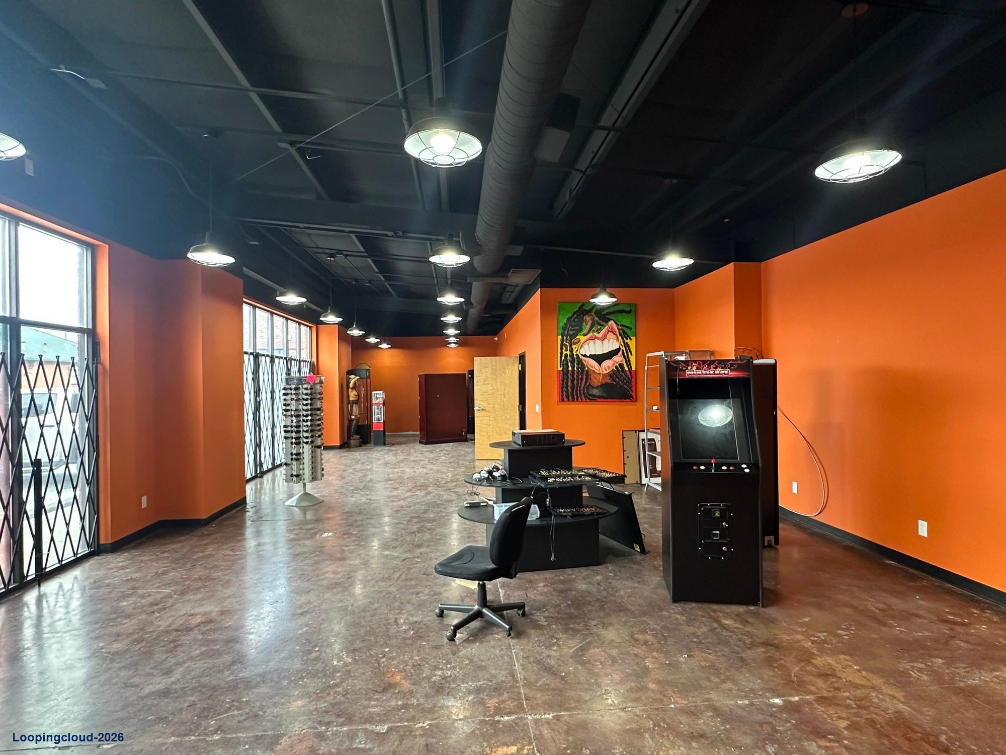 Free-Standing Shepherdsville Retail Building with Drive-Thru