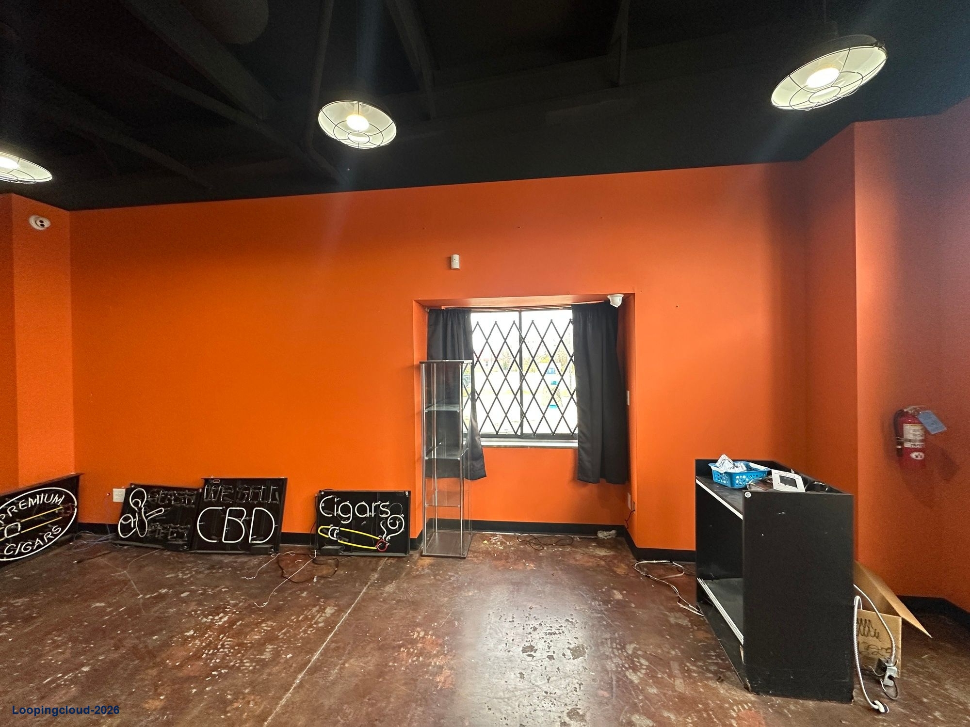 Free-Standing Shepherdsville Retail Building with Drive-Thru