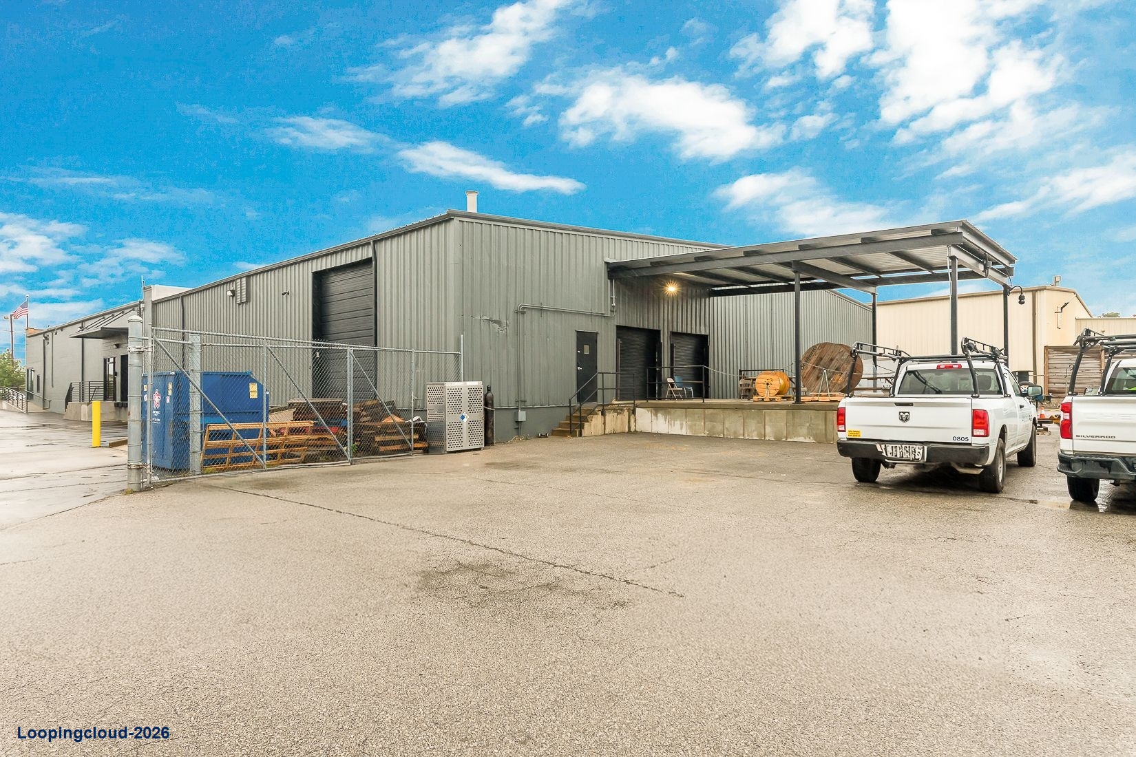 20,000 SF Office & Warehouse with Secure Yard – Ideal Contractor HQ