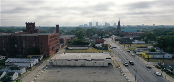 2421 W Market St Louisville Kentucky, 40212 | Former Family Dollar in West Louisville - Call for Offers!