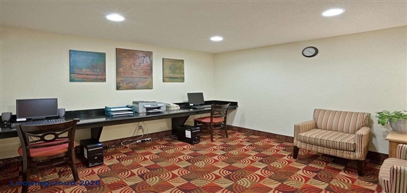 201 E Diamond Drive Salina Kansas, 67401 | La Quinta Inn & Suites I-70 Salina