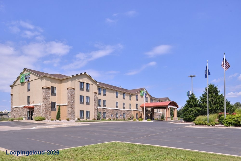 Holiday Inn Express & Suites West – Topeka