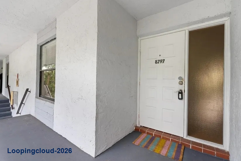 Very Spacious, Updated 2bd/ 2ba Corner Unit