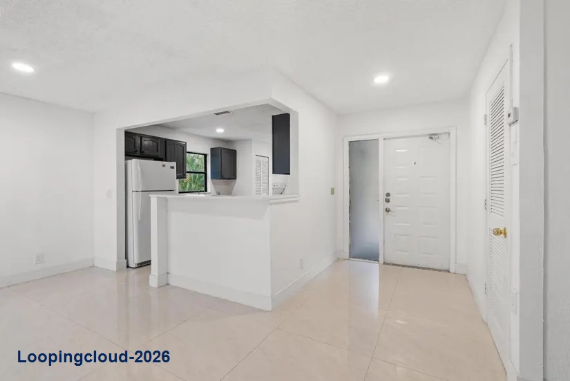 Very Spacious, Updated 2bd/ 2ba Corner Unit