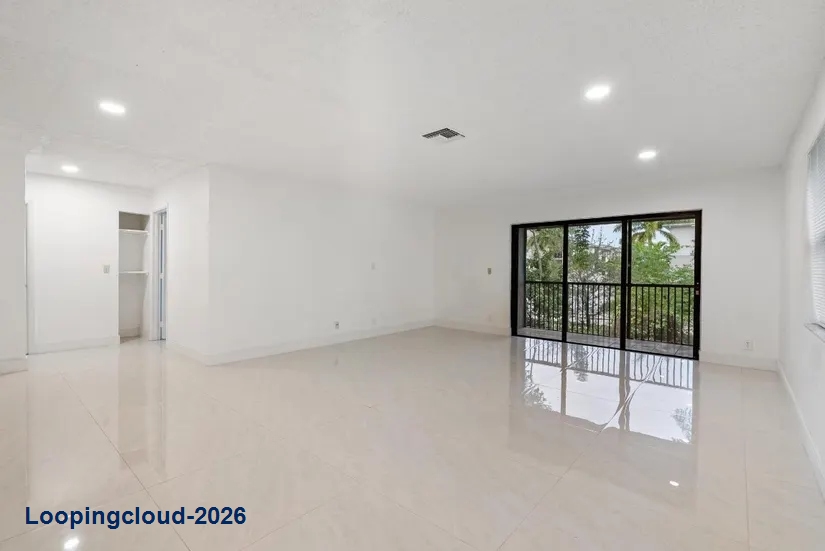 Very Spacious, Updated 2bd/ 2ba Corner Unit