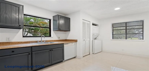 8797 Nw 35th Coral Springs Florida, 33065 | Very Spacious, Updated 2bd/ 2ba Corner Unit