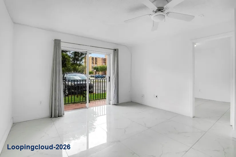 Updated 2/2 Condo in Sunset Villas Phase
