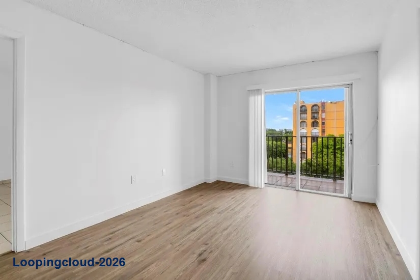 Updated 2/1 Condo in Sunset Villas Phase III