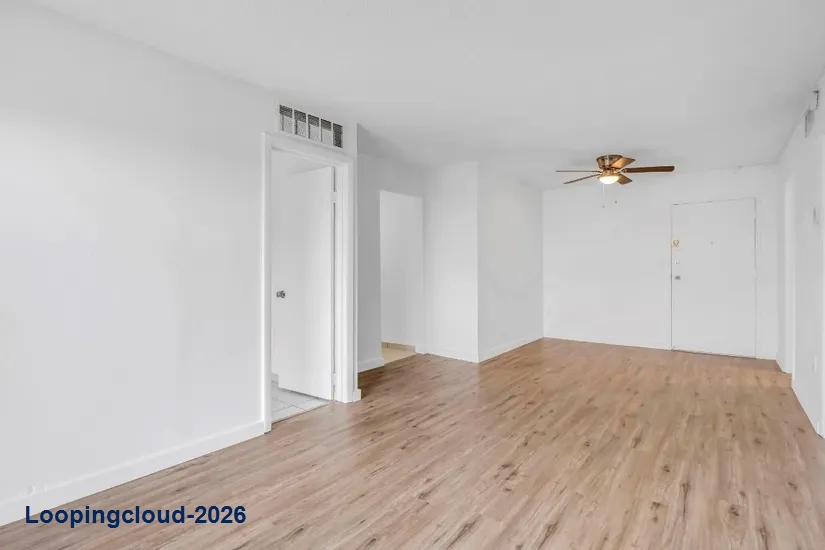 Updated 2/1 Condo in Sunset Villas Phase III