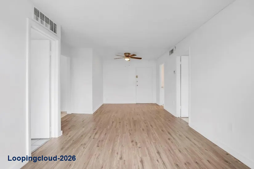 Updated 2/1 Condo in Sunset Villas Phase III