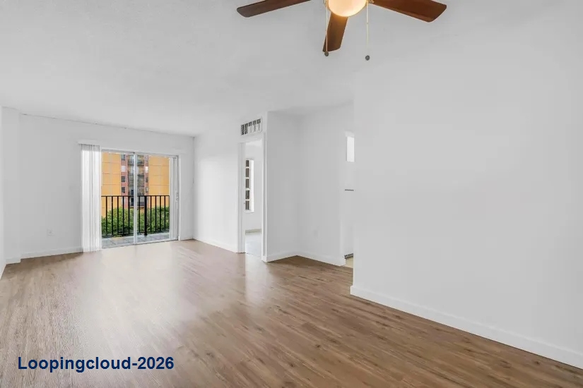 Updated 2/1 Condo in Sunset Villas Phase III
