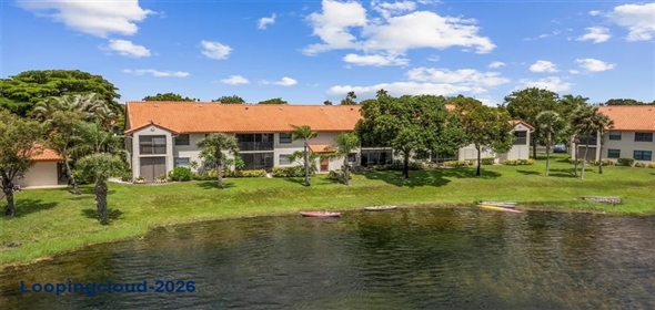 405 Liberty 405 Deerfield Bch Florida, 33442 | Beautifully Maintained first-floor Condo