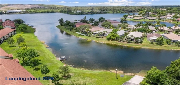 405 Liberty 405 Deerfield Bch Florida, 33442 | Beautifully Maintained first-floor Condo