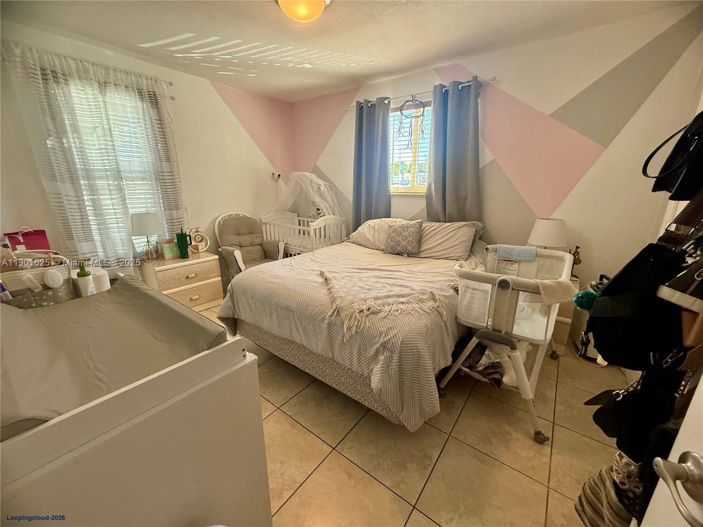 Concrete 4-Plex with Le Jeune Frontage 8/4 with T6-O Zoning