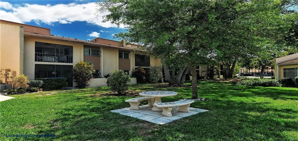 2756 CLUBHOUSE DR #101 Sarasota Florida, 34232 | Exclusive Condominium for Sale