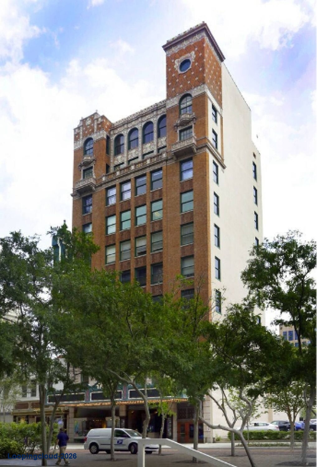 ENTIRE 8TH FLOOR – DOWNTOWN TAMPA TROPHY ASSET