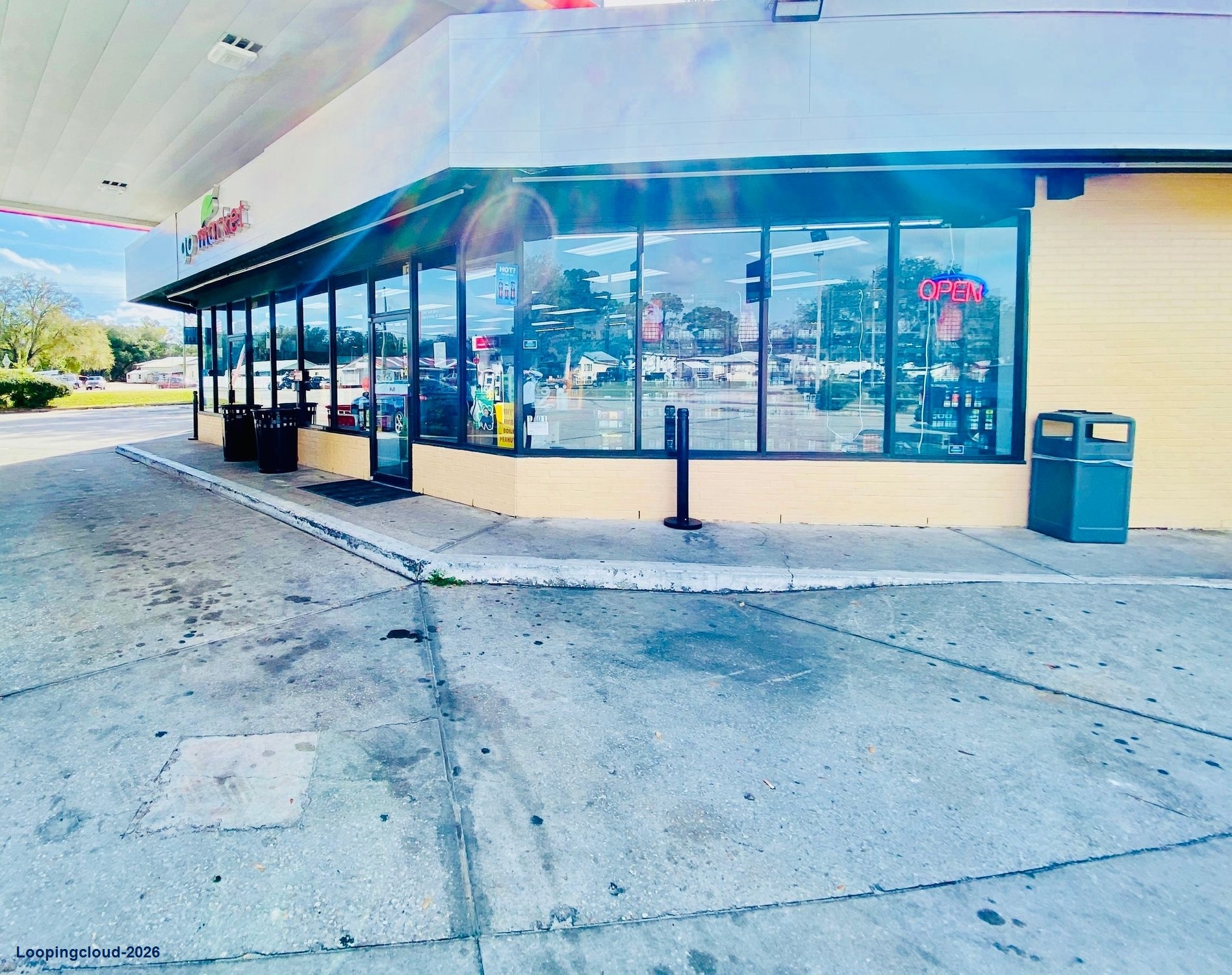 (7.35% CAP RATE) DADE CITY PURE NNN MARATHON GAS STATION W/ SIGNATURE "GO MARKET" C-STROE FOR SALE!