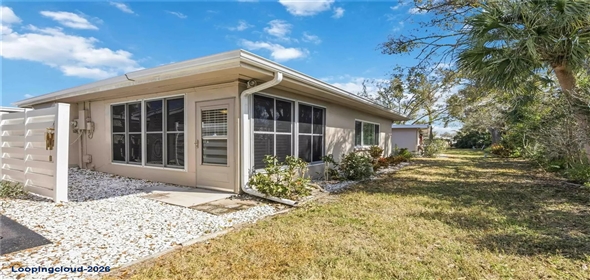 60 STRATHMORE BLVD #60 Sarasota Florida, 34233 | Charming 2 Bedroom, 2 Bath Villa