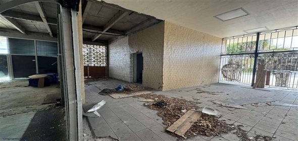 5800 NW 7th Ave Miami Florida, 33127 | Prime Stand-Alone Retail/ Office Opportunity | NW 7th Ave