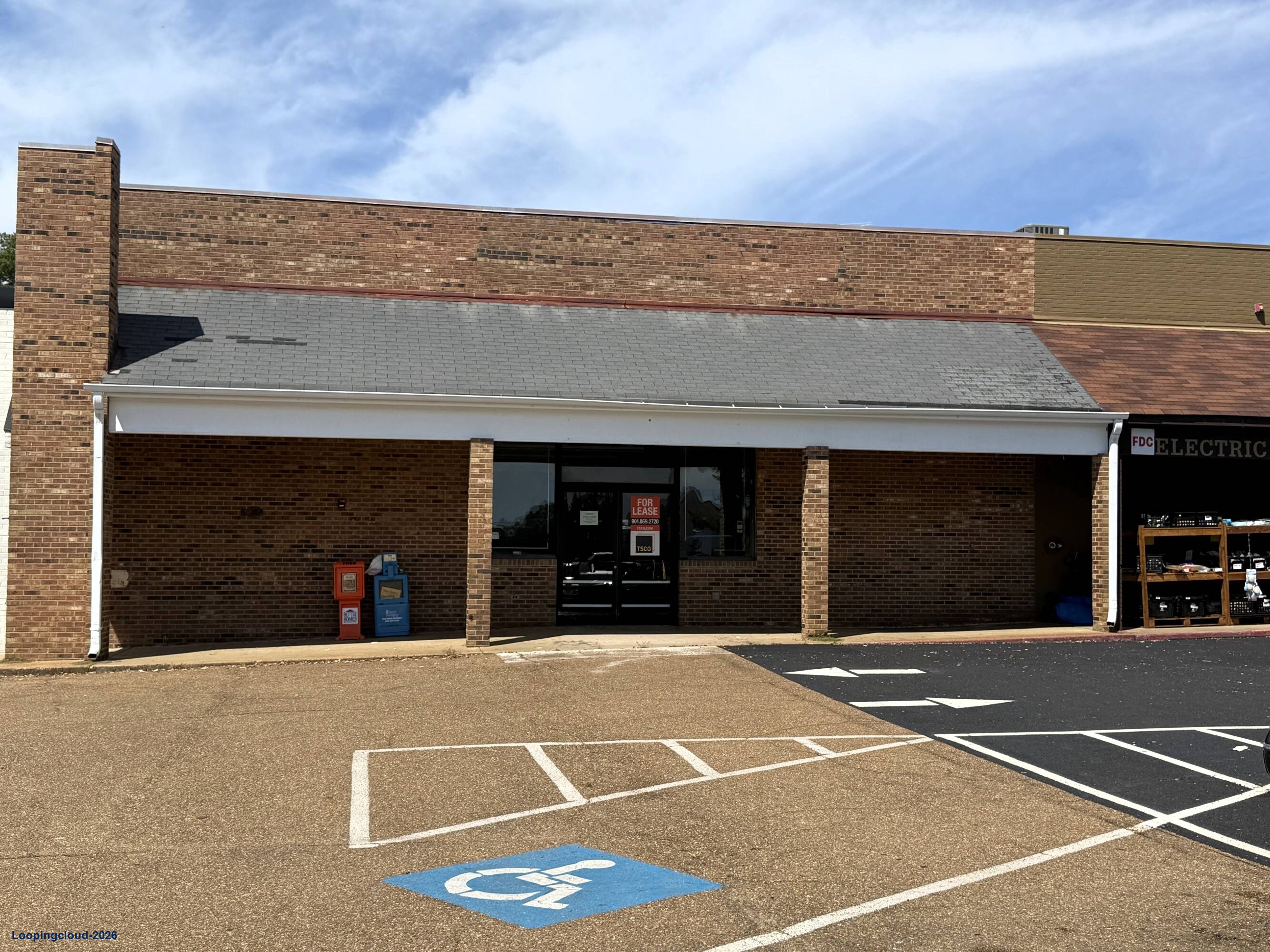 Prime Retail Opportunity: 12 East Commerce St, Hernando, MS