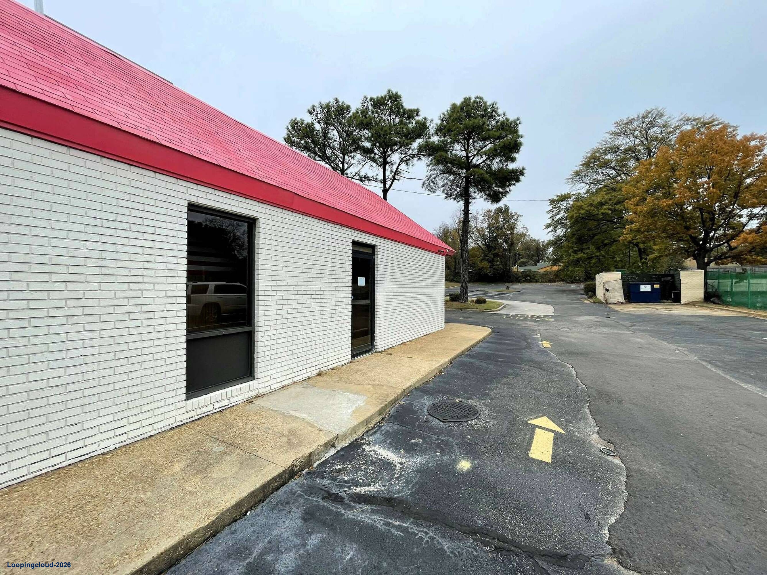 Freestanding Restaurant Opportunity with Drive-Thru | 1352 E Shelby Dr, Memphis