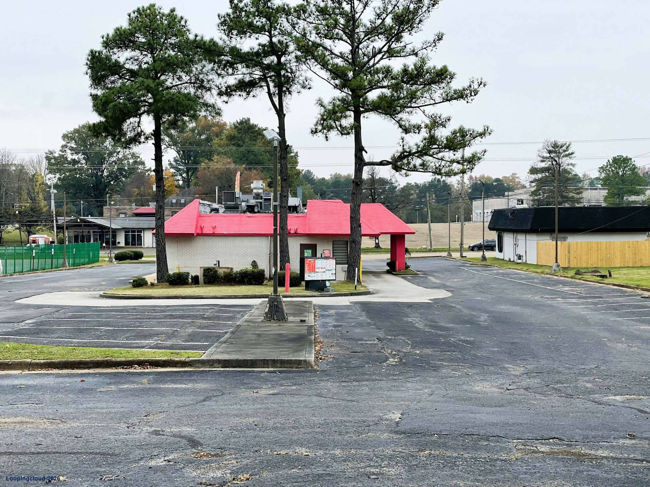 Freestanding Restaurant Opportunity with Drive-Thru | 1352 E Shelby Dr, Memphis