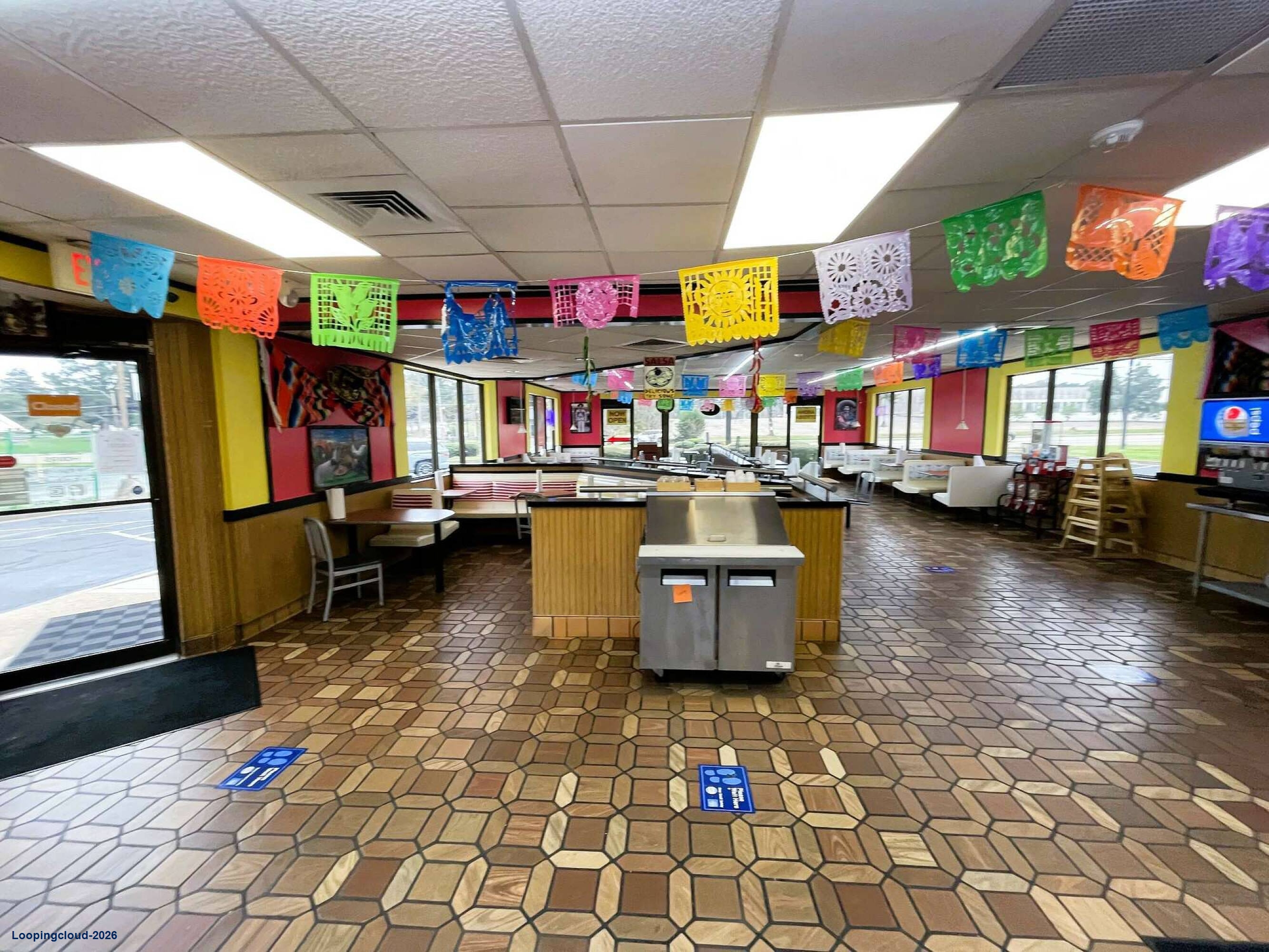 Freestanding Restaurant Opportunity with Drive-Thru | 1352 E Shelby Dr, Memphis