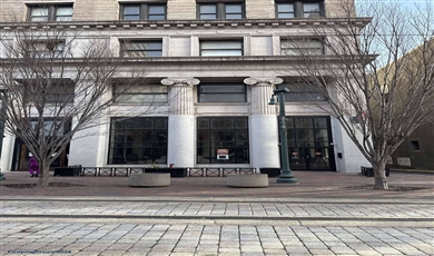 Flagship 4,000 SF Restaurant Opportunity in Downtown Memphis | 10 S Main St
