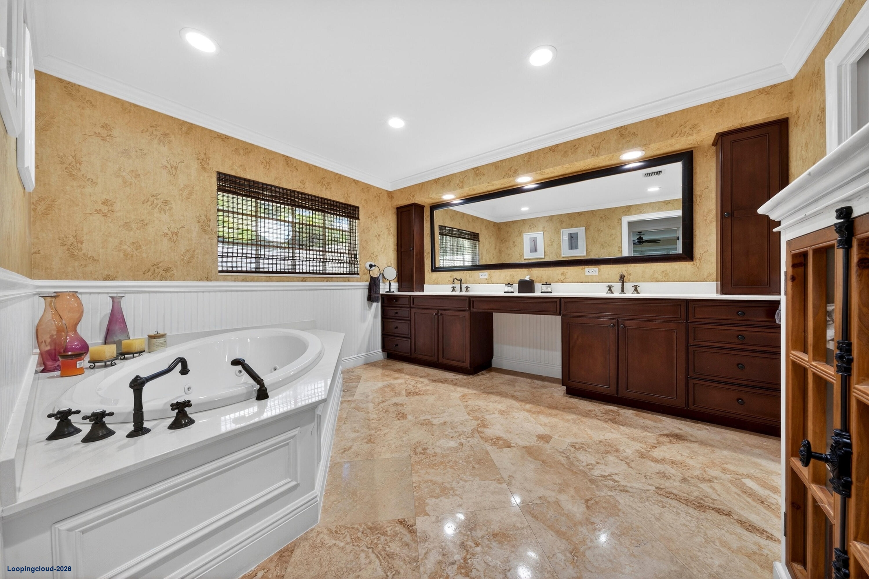 7411 Annapolis Lane