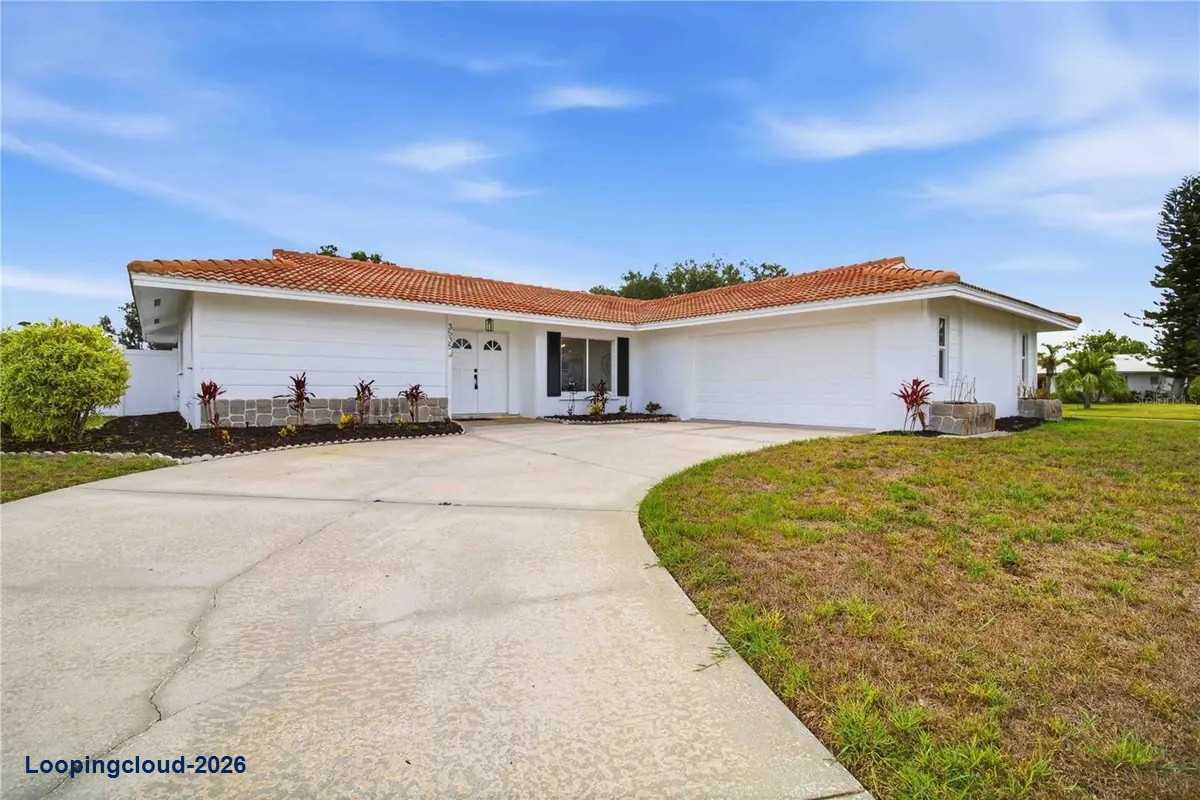 3535 VILLAGE GREEN DR Sarasota, FL 34239