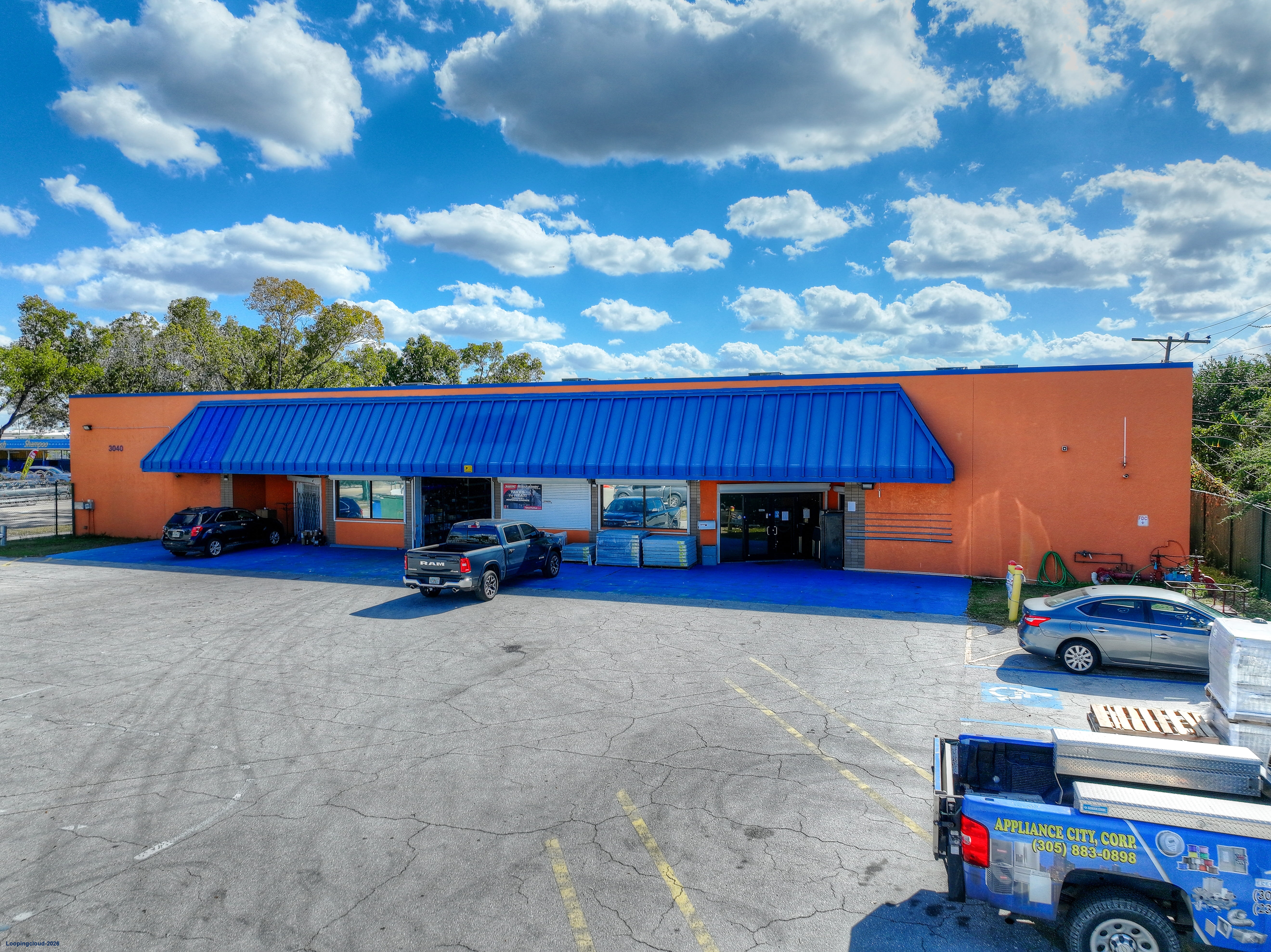 3040 Fowler Street INDUSTRIAL / SHOWROOM FACILITY