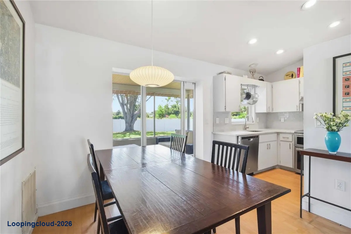 5031 PRESTON WAY Sarasota, FL 34232