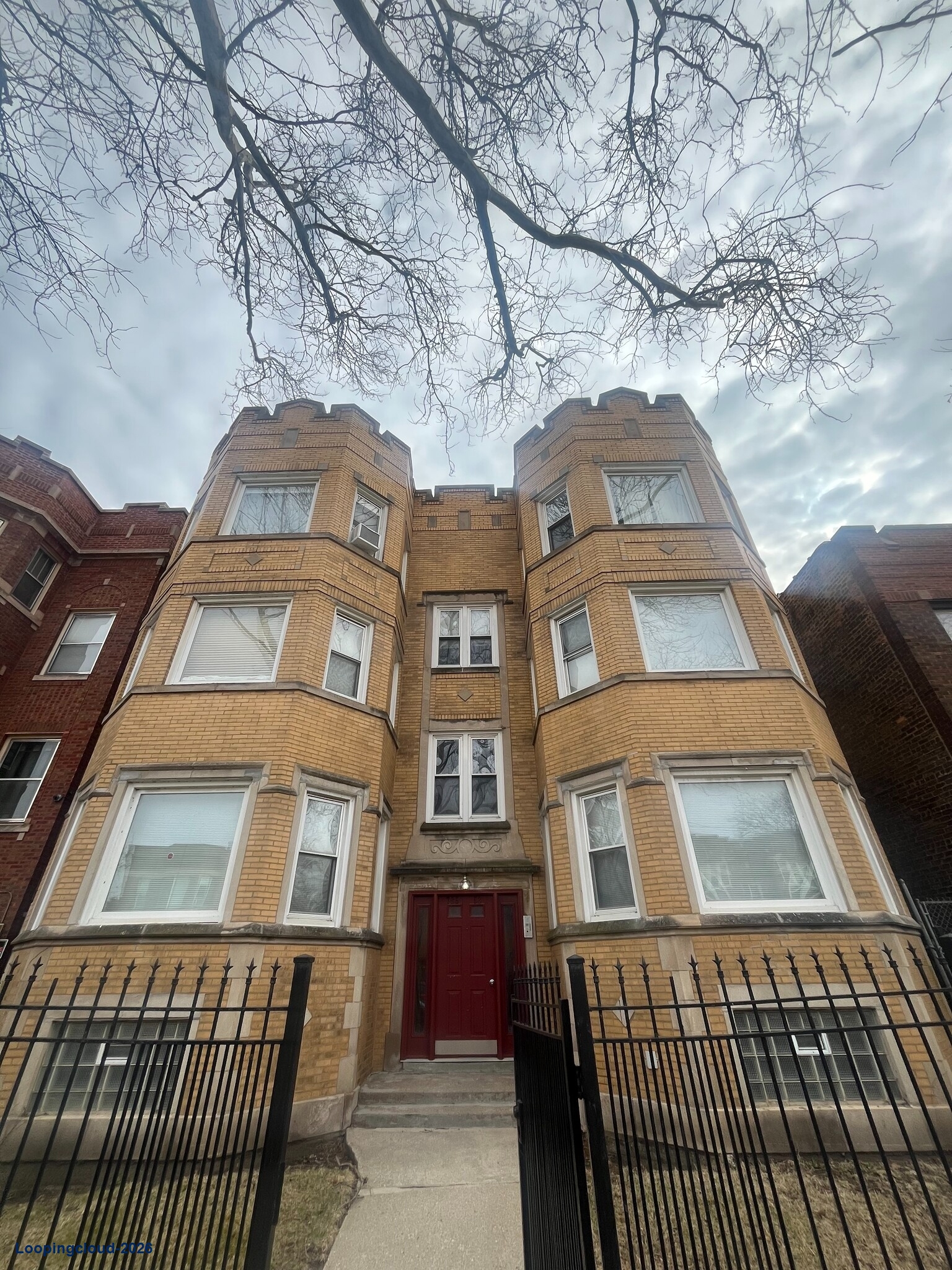 7951 S Burnham Ave7951 S Burnham Ave 6 Unit Apartment Building$420,000 ($70,000/Unit)Chicago, IL 60617
